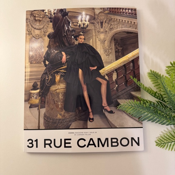 CHANEL 31 RUE CAMBON Fashion 2024 Issue 28 Catalog - Picture 9 of 10